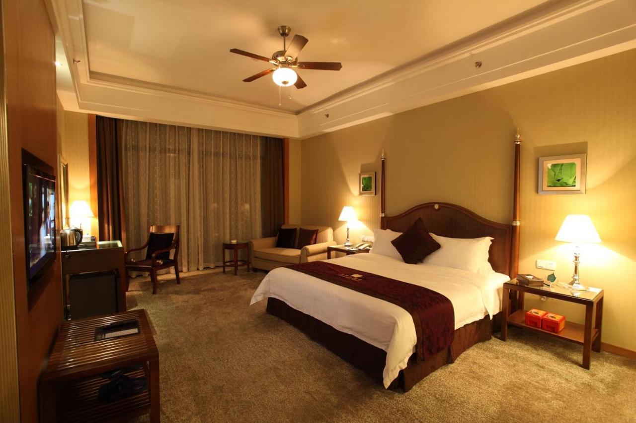 Green Lake Hot Spring Hotel Фошань Экстерьер фото